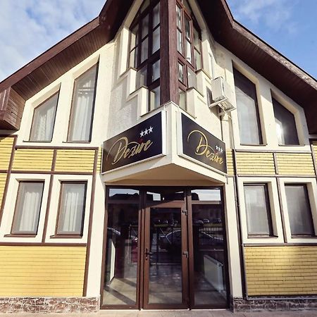 Dezire Guesthouse Baile 1 Mai Bagian luar foto