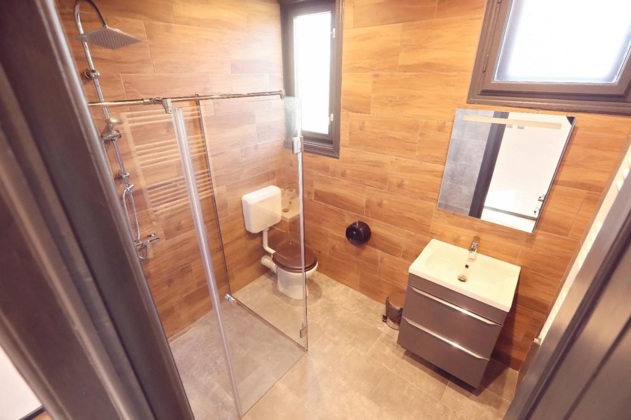 Dezire Guesthouse Baile 1 Mai Bagian luar foto