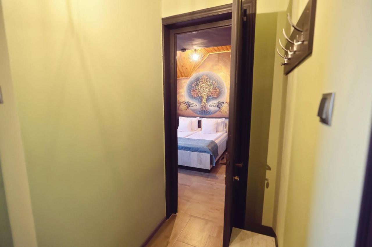 Dezire Guesthouse Baile 1 Mai Bagian luar foto