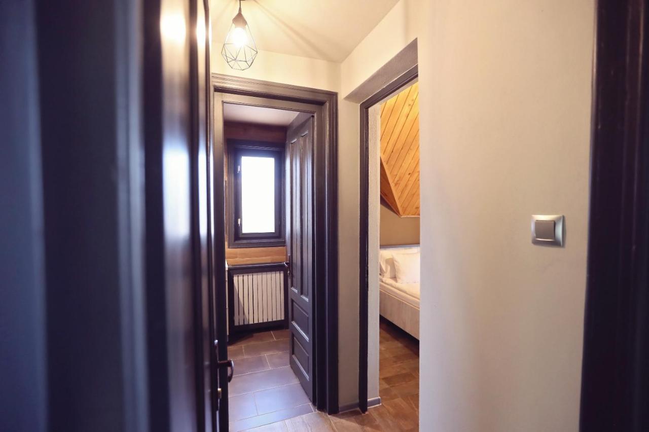 Dezire Guesthouse Baile 1 Mai Bagian luar foto
